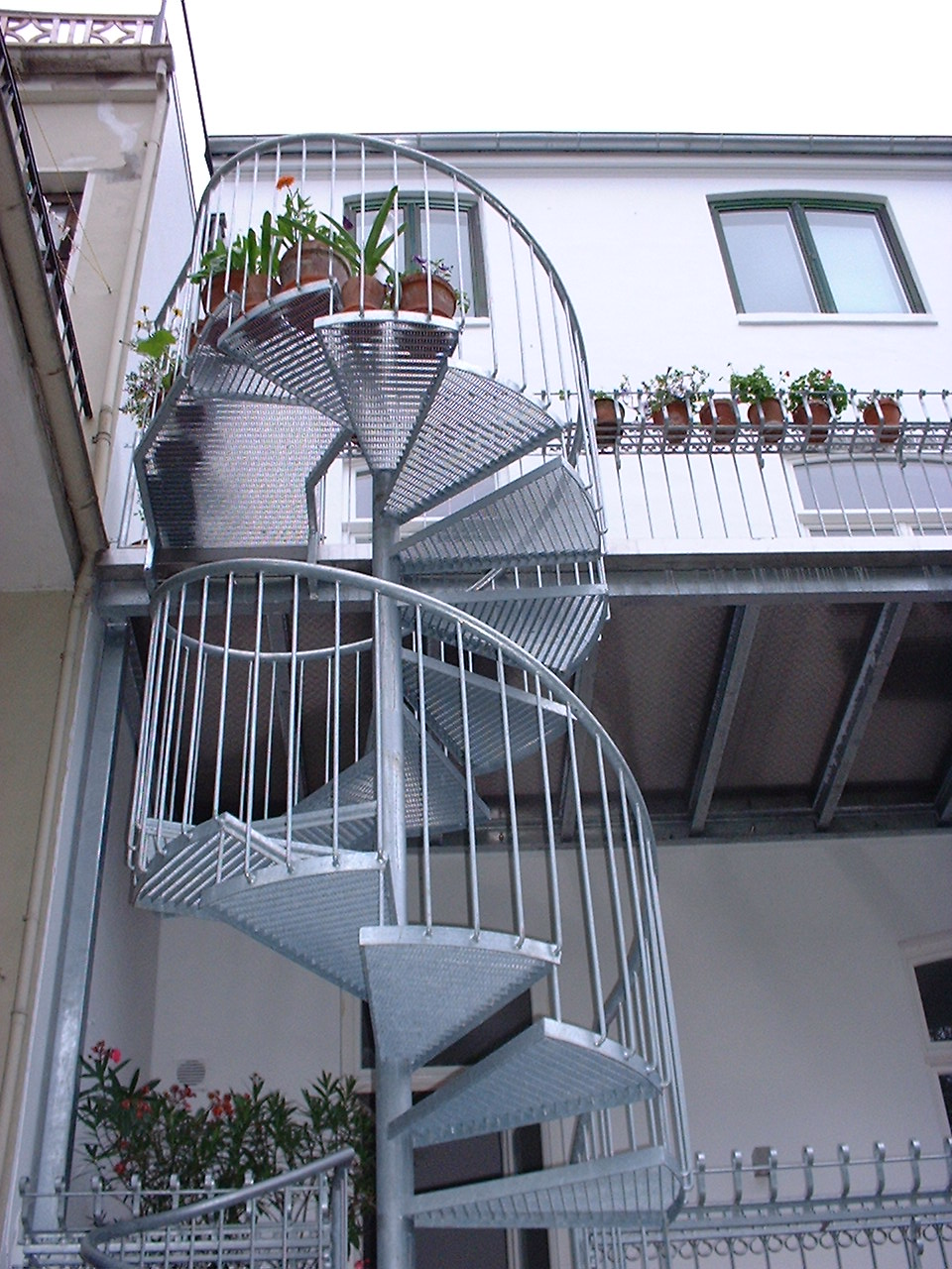 Wendeltreppen Schönhausenstr.9 Meise Mische 005